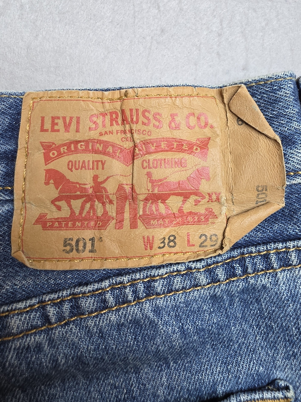 Levi's Light Blue Straight Leg Jeans 501 Button Fly W38 L29 - Picture 5 of 7